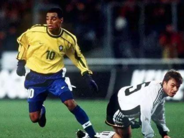 慧眼智行 21岁转会费超过罗纳尔多，23岁却沦落西乙，前巴西10号华而不实